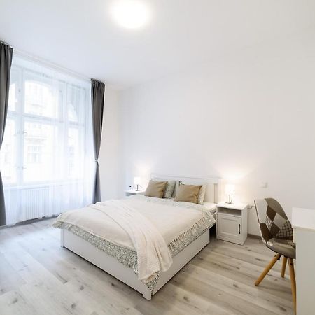 New Apartments Near Dancing House Πράγα Εξωτερικό φωτογραφία