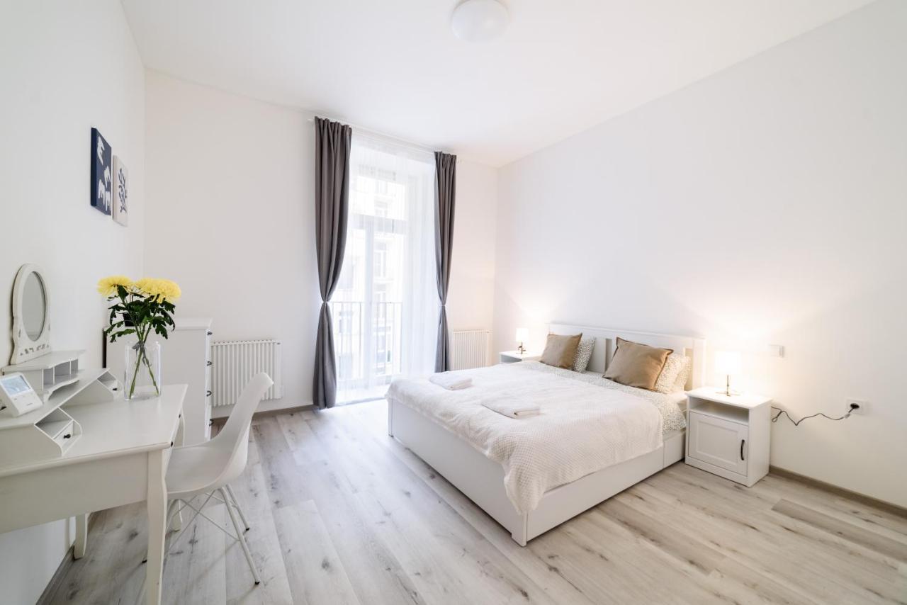 New Apartments Near Dancing House Πράγα Εξωτερικό φωτογραφία