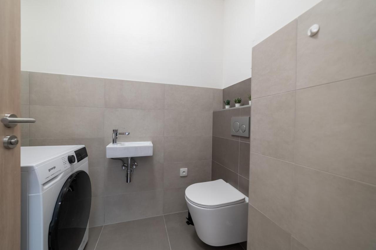 New Apartments Near Dancing House Πράγα Εξωτερικό φωτογραφία