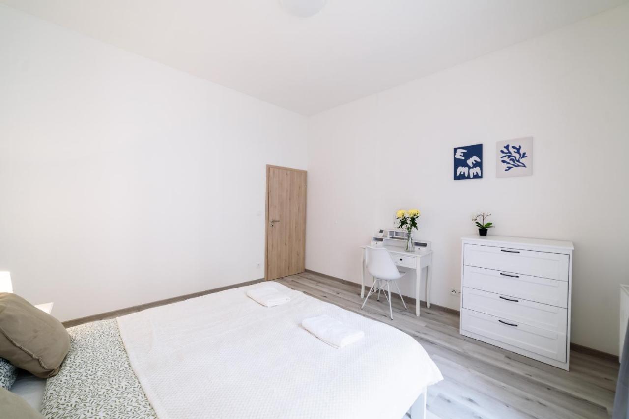 New Apartments Near Dancing House Πράγα Εξωτερικό φωτογραφία